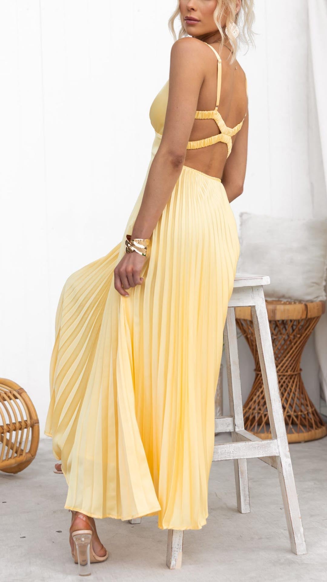 Noor™|Gele geplooide elegante V-hals maxi jurk